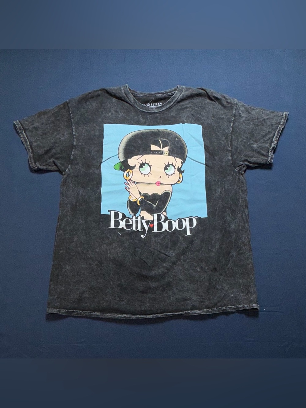 100% Cotton Medium NWOT Fleischer Studios Betty Boop Graphic T-Shirt